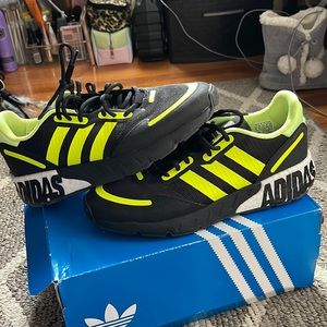 Adidas 1K BOOST